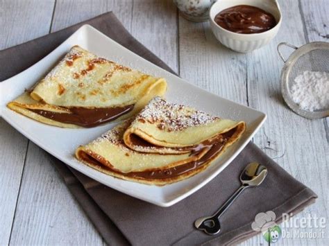 Potrete ottenere con questa ricetta crepes dolci di vario tipo, decorando e farcendo in tanti modi diversi. Crepes alla Nutella | Ricetta | Ricette, Idee alimentari ...