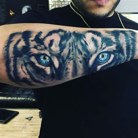 Best Tiger Eyes Arm Tattoo Sleeve Forearm Men Amazing Award Winning