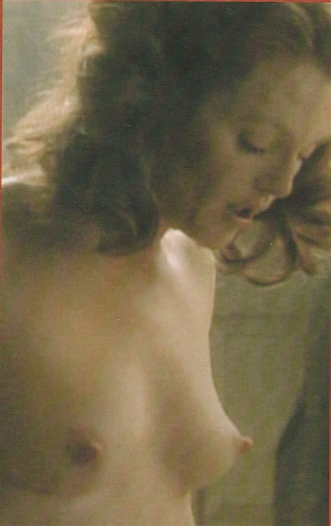 Julianne Moore Nude 7 Pictures Rating 6 84 10