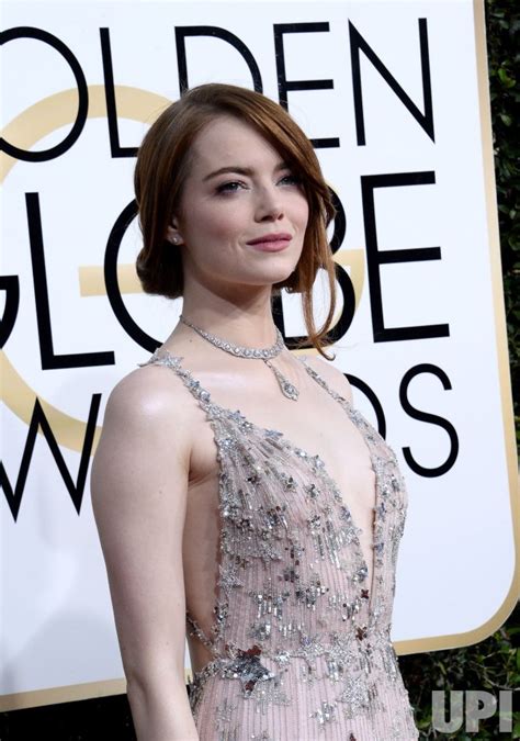 Photo Emma Stone Attends The 74th Annual Golden Globe Awards In