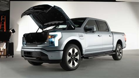 2022 Ford F 150 Lightning Brings Electric Power To The Blue Ovals Truck
