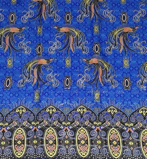 Motif batik jawa cenderung simetris, sedangkan batik dari irian barat malah kebalikannya, asimetris. Keunikan Motif Dan Filosofi Batik Papua — suaraserui