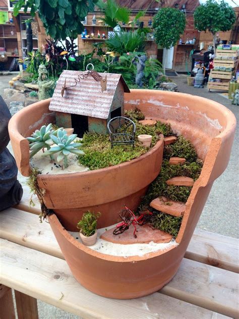20 Lovely Fairy Gardens Made From Broken Pots Page 2 Of 3