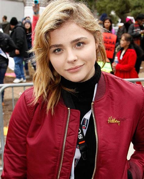 Oskar Umbrellas auf Instagram Chloë Grace Moretz at the Women s March in Washington DC Jan