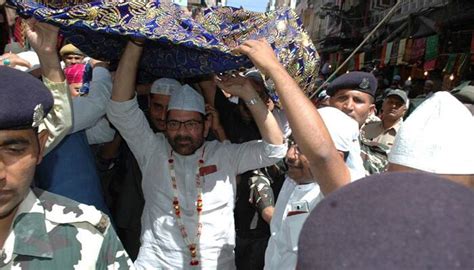 naqvi offers chadar on behalf of pm narendra modi at ajmer sharif dargah of khwaja moinuddin