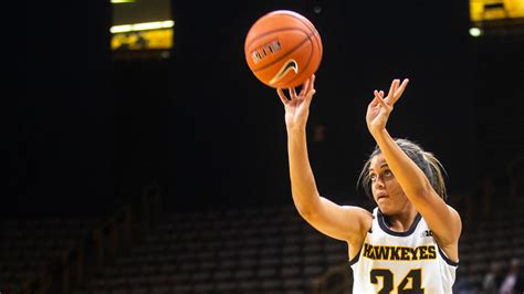 Gabbie Marshall Details Her Freshmen Emergence In The Early Going