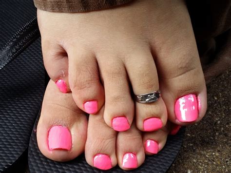 Here S What The Color Of Your Toenails Mean Insider In Toe Nails Toe Nail Color Nails
