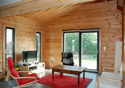 a l interieur d une maison en bois bioclimatique contruite par aito maisons en bois aito