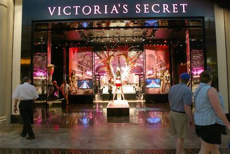 Victoria Secret Issues Apology To Customer Racially Profiled
