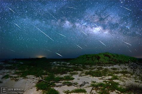Ela acontece entre os dias 15 e 29. Tudo sobre a chuva de meteoros Eta Aquáridas 2019 ...