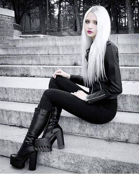 pin by massai on hermosas chicas goticas blonde goth gothic outfits gothic girls
