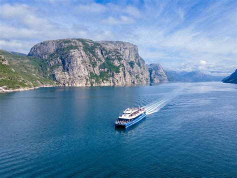 Lysefjorden Og Preikestolen Båttur Fra Stavanger Go Fjords