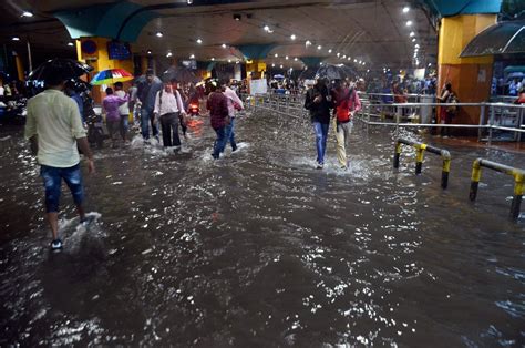 The newspaper owned by the abp pvt. Mumbai Rains: Four Dead; Schools, Offices Closed - The Wire