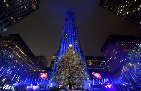 How To Watch The 2017 Rockefeller Center Christmas Tree Lighting