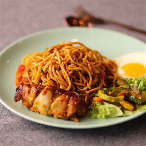 Traditional Fried Noodles With Chicken Mee Goreng Ayam Furama