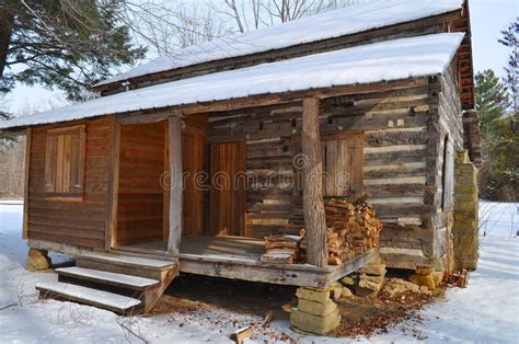 Mccall Winter Log Cabin Stock Image Image Of Landscape 5005109