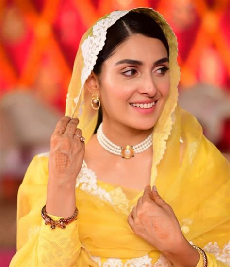 Ayeza Khan Looks Stunning In Latest Shoot Reviewitpk