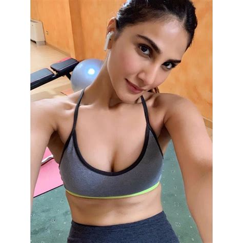 Bollywood Actress Vani Kapoor S Instagram Hot Photos News18 Kannada