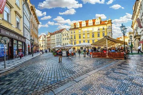ウィーン：プラハへの1日旅行プライベートガイド付きツアー Getyourguide
