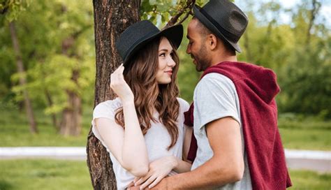 31 Secrets To Make Someone Fall In Love With You And Why This Works