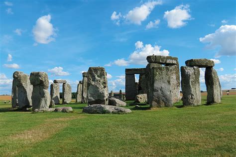 La cornovaglia si trova a sud nella parte occidentale della gran bretagna, è la penisola che si protende verso l'atlantico. La Cornovaglia, l'Inghilterra del sud e Londra (III data ...
