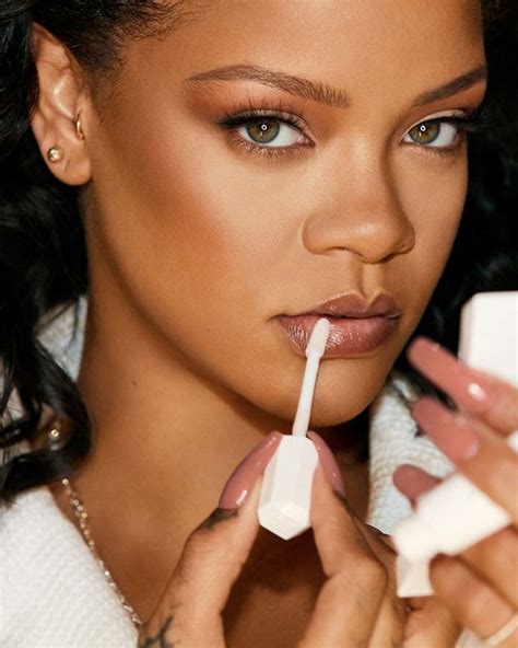 Pin On Rihanna