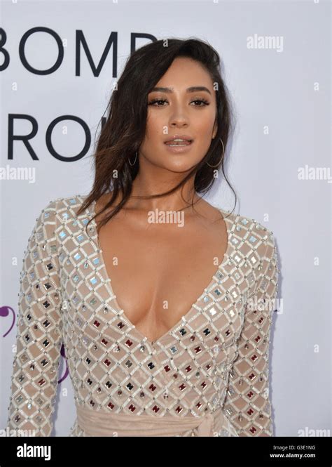 Los Angeles Ca April 13 2016 Actress Shay Mitchell At The World Premiere Of Mother S Day