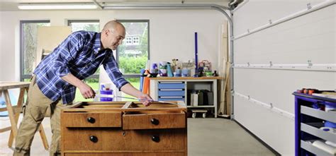 Aufbewahrung garage aufbewahrung werkstatt werkbank organisation werkbank ideen garagen werkbänke werkstadt holzbearbeitung werkbank holzbank holzarbeiten pläne. Garagen-Werkstatt mit gedämmtem Tor | Bauen & Renovieren ...