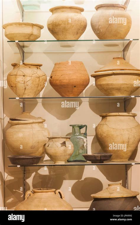 Roman Pottery Hi Res Stock Photography And Images Alamy