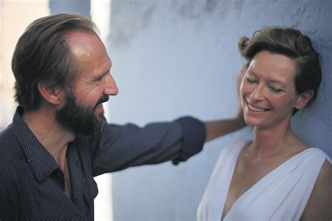 a bigger splash sees a manic nude ralph fiennes on the form of his life cityam