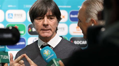 He is the head coach of the germany national team, which he led to victory at the 2014 fifa world cup in brazil and the 2017 fifa confederations cup in russia. EM-Auslosung 2020: Jogi Löw „droht" Lahm mit Entlassung ...