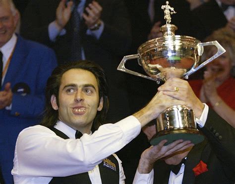Snooker Legend Ronnie Osullivan Ronnie Osullivan Receives An Obe Pictures Pics Express