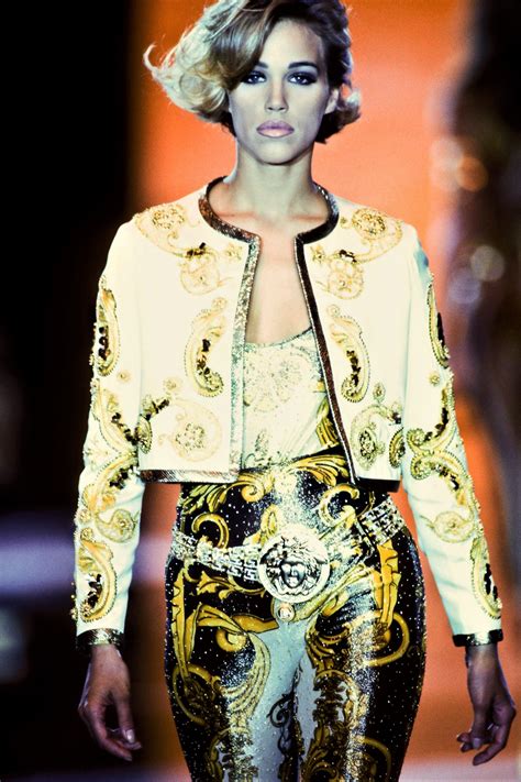 Emma Gianni Versace Runway Ss 1992 Fashion Goddess Fashion Versace