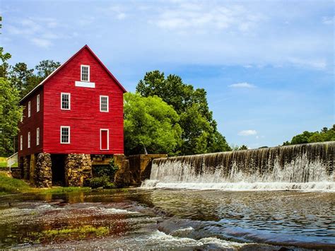 11 Most Charming Small Towns To Visit In Georgia