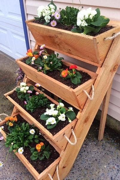 Lots of patio & garden items to choose from. Handmade Vertical Cedar Planter - 24" | IndoorHerbKits.com