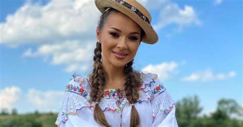 Veja as letras de vladuta lupau e ouça apa trece, dar pietrele raman, e muito mais músicas! Vlăduța Lupău a fost infectată cu COVID19. Ce le-a ...