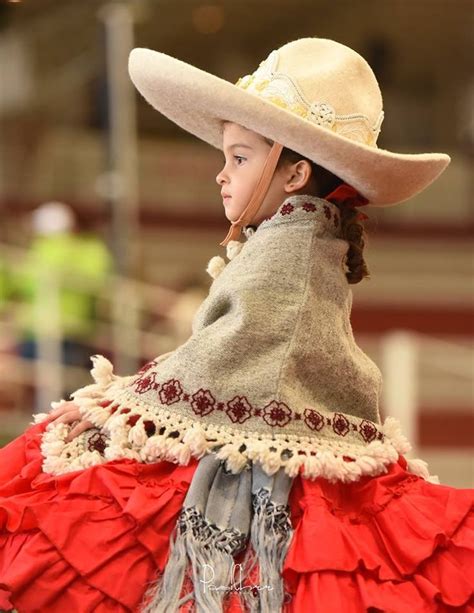 Pin de Maria Herman en Escaramuzas charras y charros Vestidos mexicanos para niña Vestidos