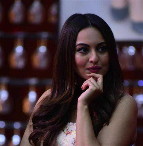 Sonakshi Sinha Slams Airline For Damaging Luggage You Broke The