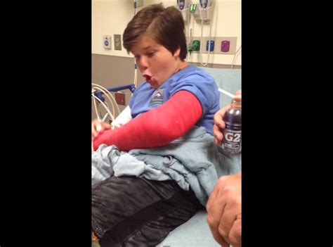 Boy Falls And Breaks His Arm Has The Best Reaction To His New Cast Mrctv