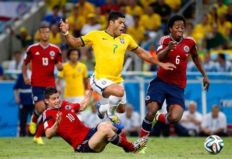Celebración en el metropolitano, celebración en colombia. 2014 FIFA World Cup: Brazil advances past Colombia, Neymar ...