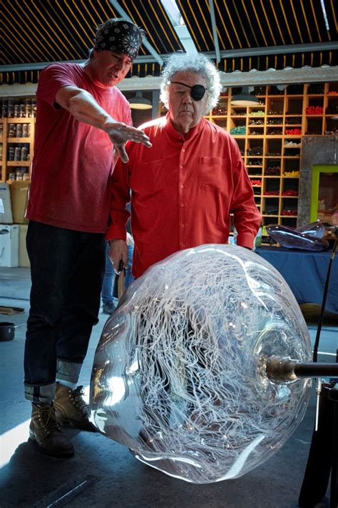 Qanda Dale Chihulyantiques And The Arts Weekly