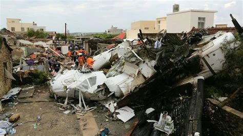 Transasia Plane Crash Survivor Women Crawls Out And Calls Father Hung