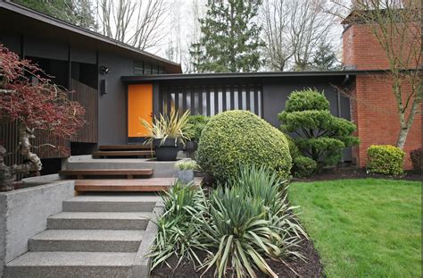 The Best Neighborhoods To Find Mid Century Modern Homes In
