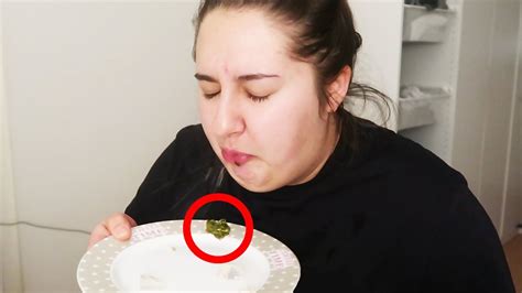 Welches passiert dieses ekligste was schönes? Sandra probiert ekliges Essen - YouTube
