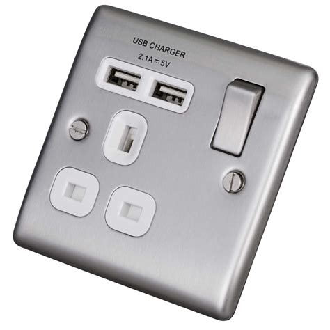 Bg 13a 1 Gang Switched Socket With Twin Usb Outlets White Insert