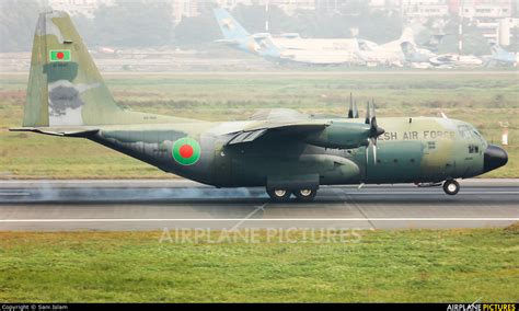 S3 Agd Bangladesh Air Force Lockheed C 130b Hercules At Dhaka