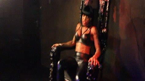 Mistress Kiana Allows Her Slave To Worship Her Feet In Return For A