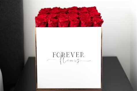 Forever Rose Box Grand Luxury Bespoke Rose T Boxes