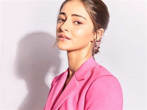 ananya panday turns showstopper for fdci x lakme fashion week details inside