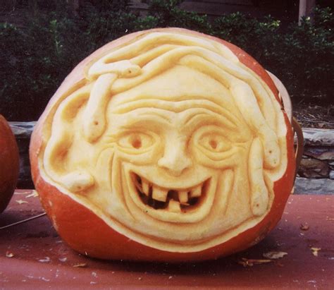 Studio Sandi Pumpkin Carving Madusakin